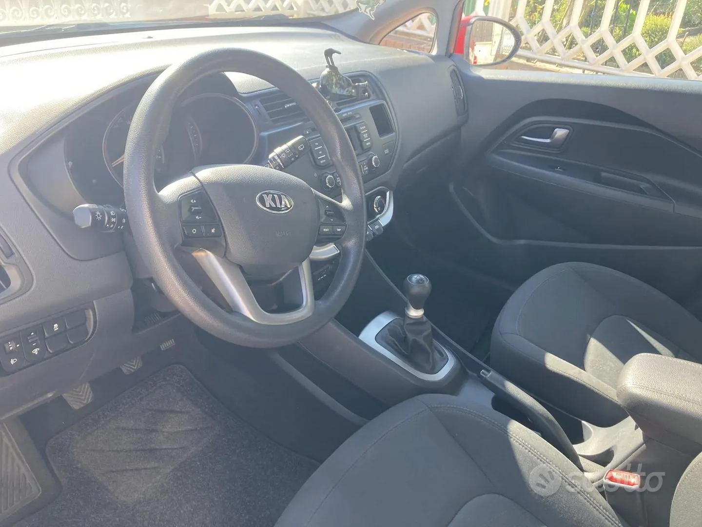Kia Rio 2013 photo 4