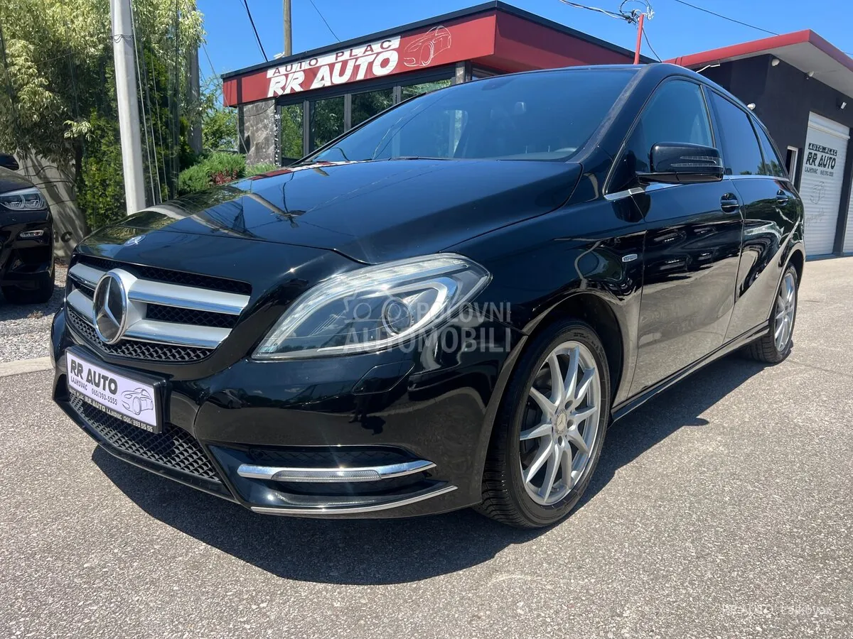 Mercedes-Benz B 180 2011 photo 3