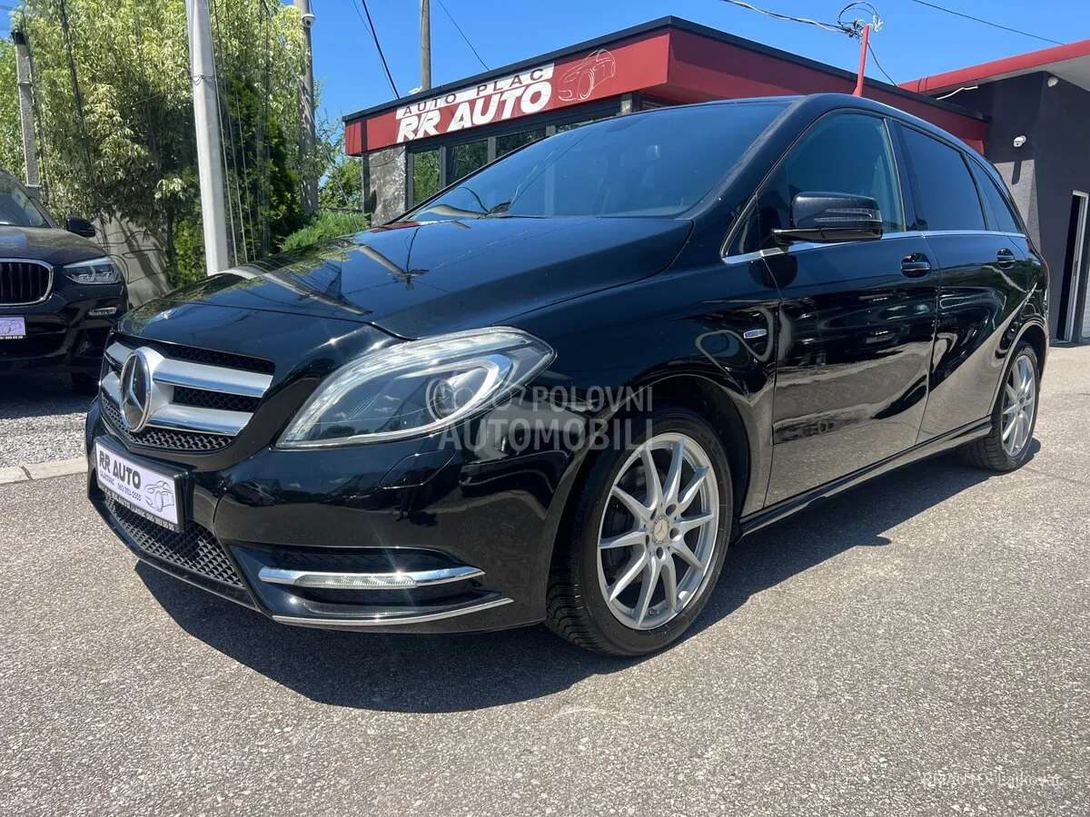 Mercedes-Benz B 180 2011 photo 4