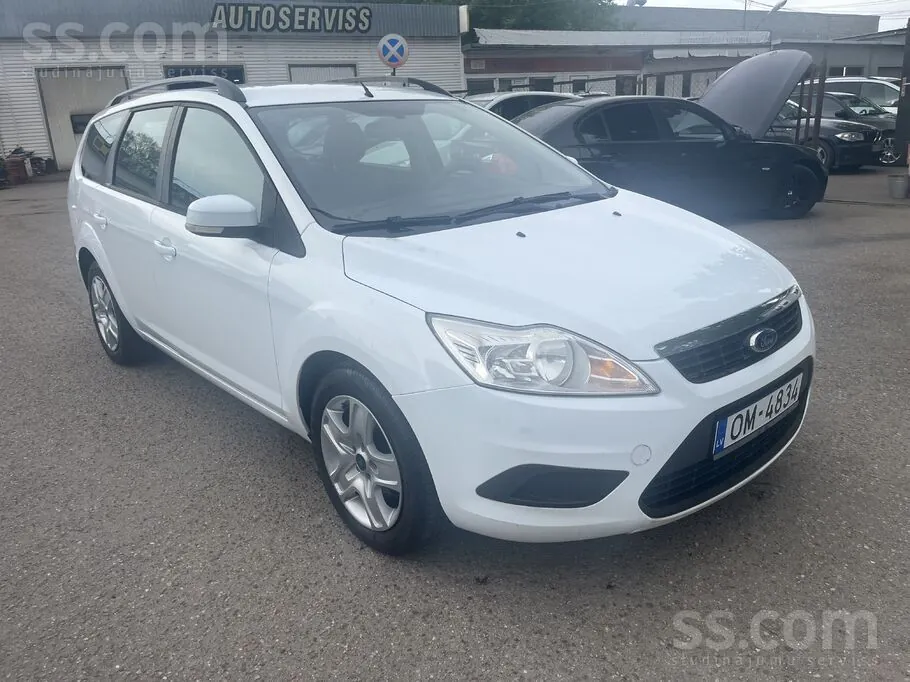 Ford Focus 2010 photo 4