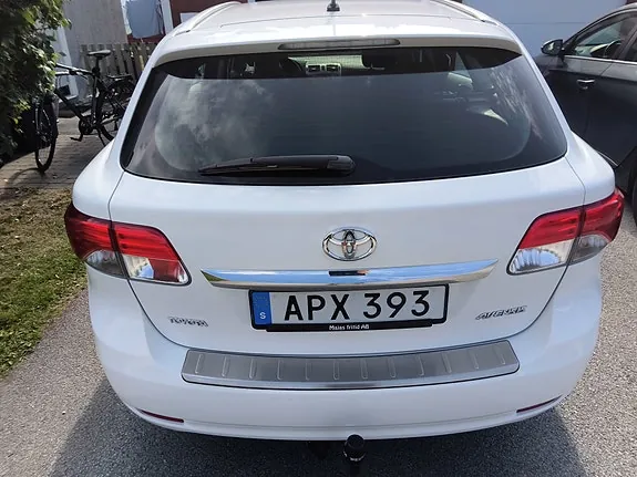 Toyota Avensis 2014 photo 4