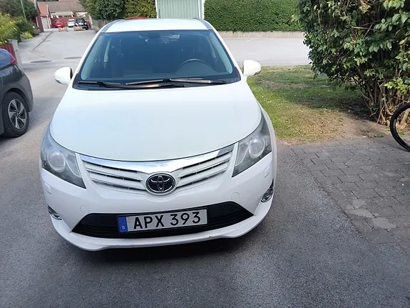 Toyota Avensis 2014 photo 3