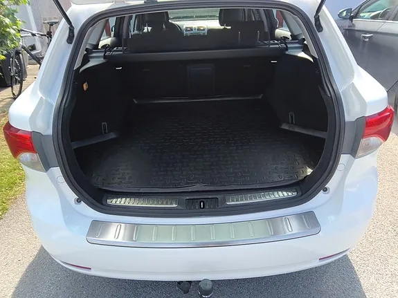 Toyota Avensis 2014 photo 5