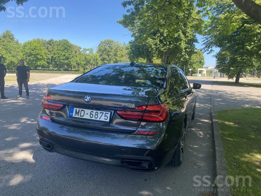 BMW 740 2015 photo 4