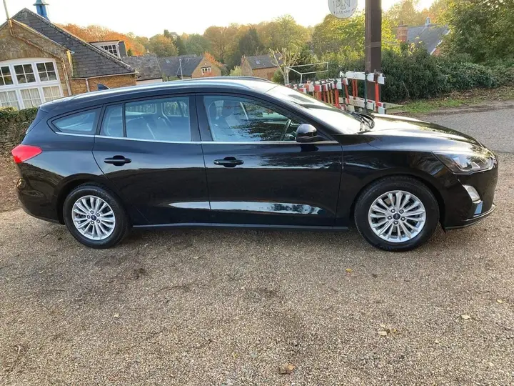 Ford Focus 2019 photo 5