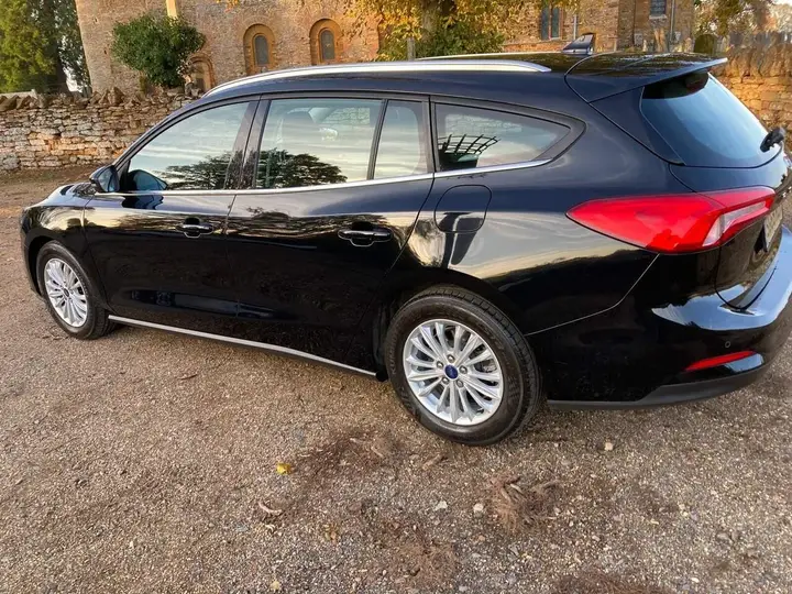 Ford Focus 2019 photo 3