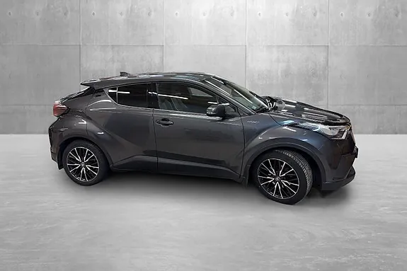 Toyota C-Hr 2017 photo 2