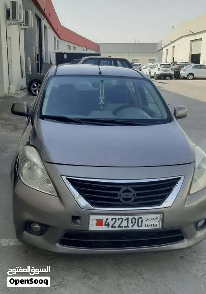 Nissan Sunny 2012 photo 4