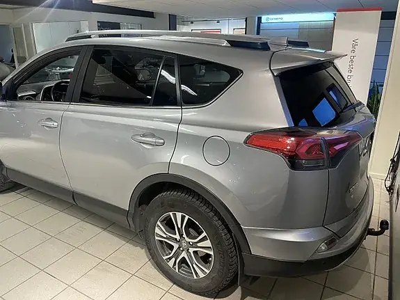 Toyota Rav4 2018 photo 3