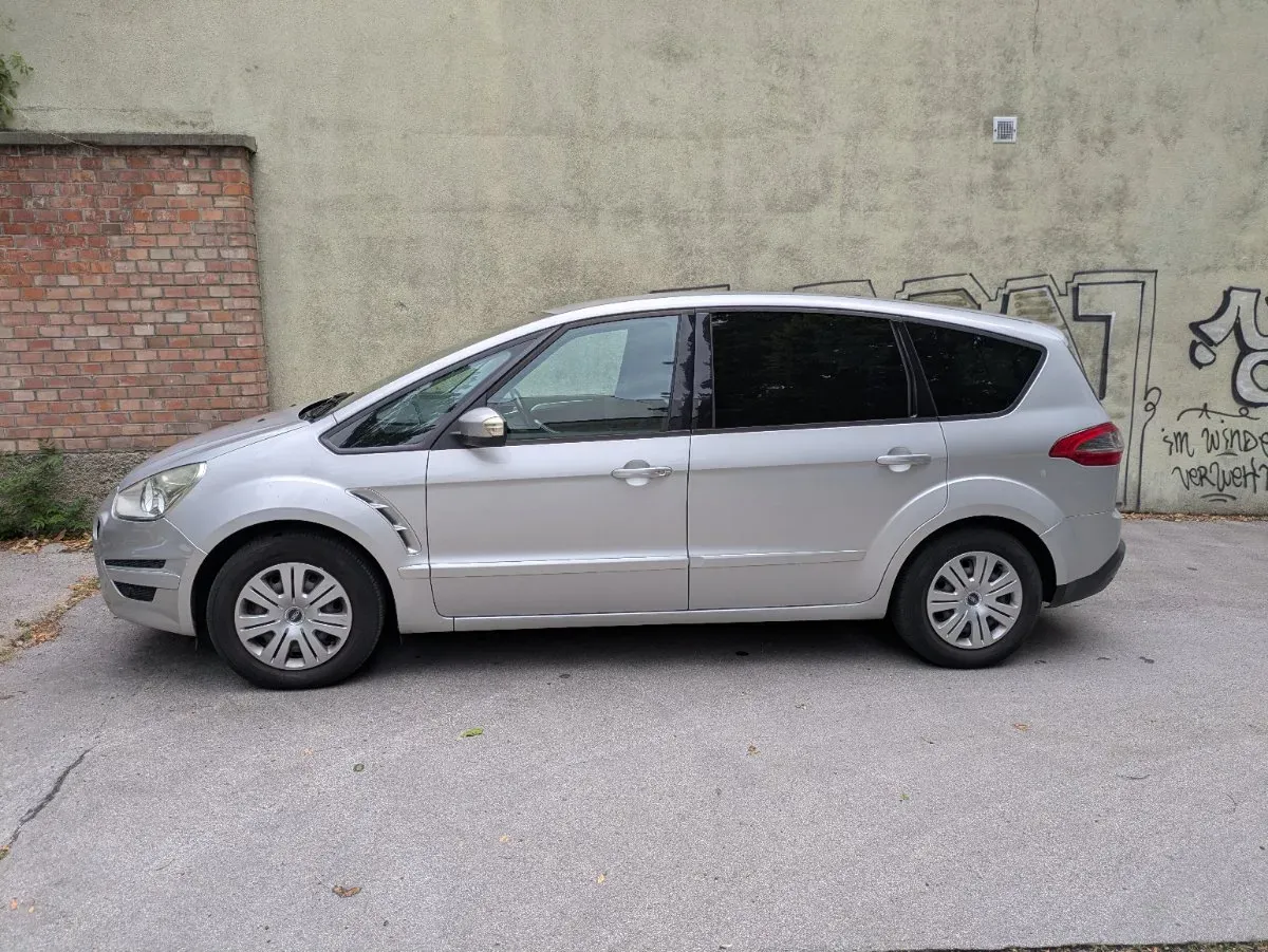 Ford S-Max 2011 photo 3