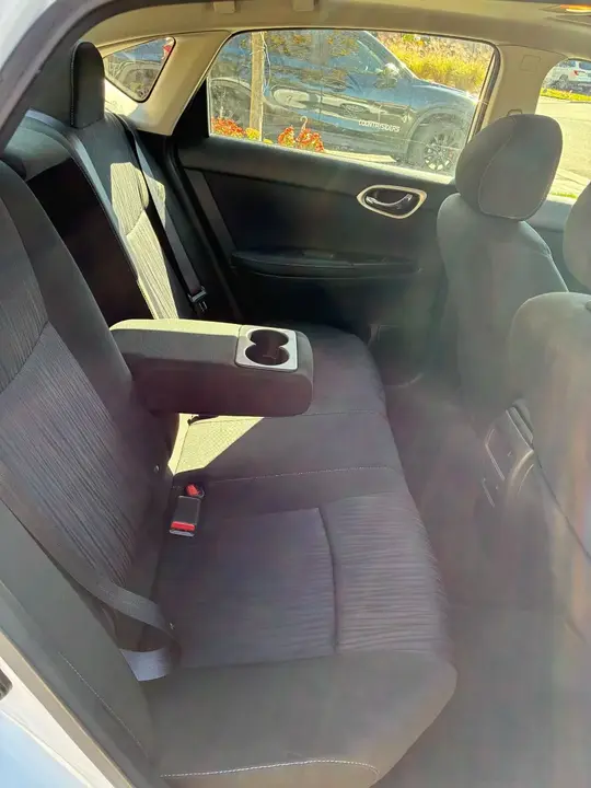 Nissan Sentra 2019 photo 2