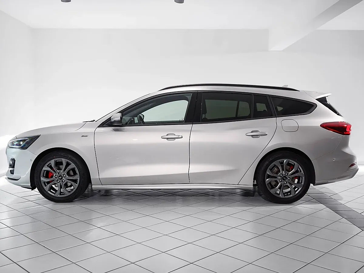 Ford Focus 2024 photo 3