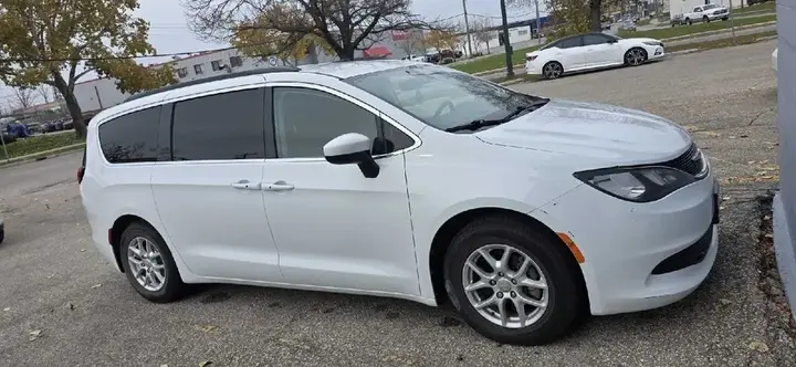 Chrysler Pacifica 2019 photo 2