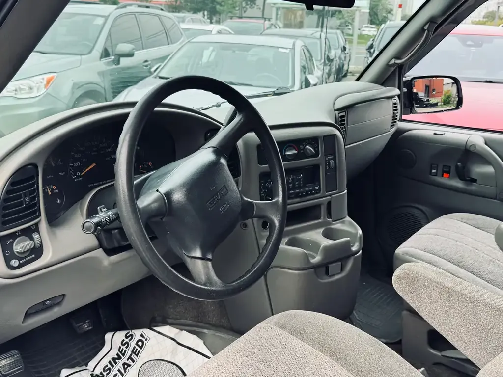GMC Safari 2005 photo 5