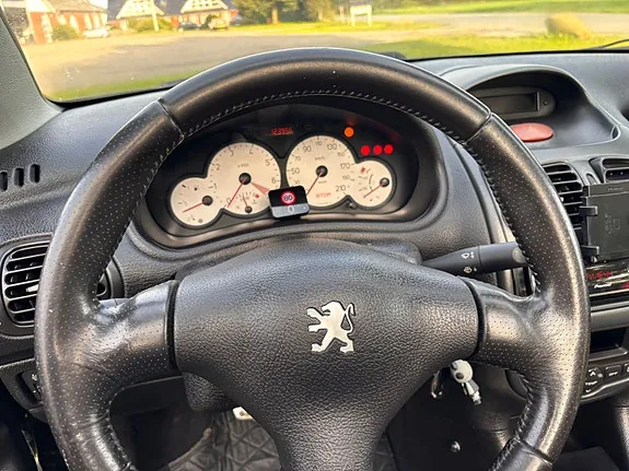 Peugeot 206 2001 photo 5