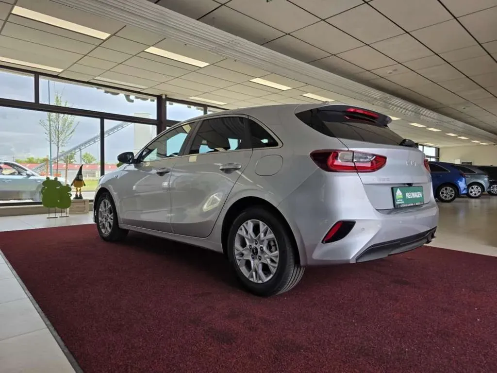 Kia Ceed 2025 photo 3