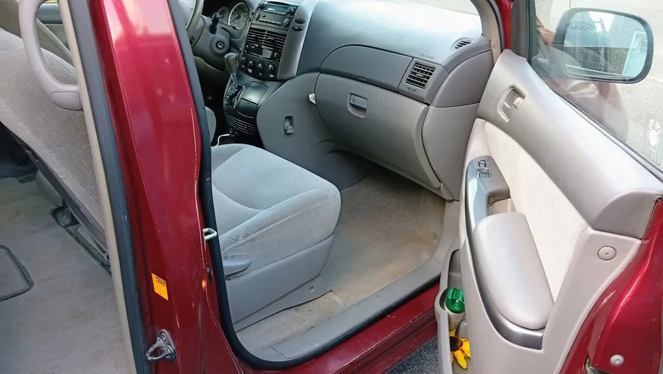 Toyota Sienna 2008 photo 3