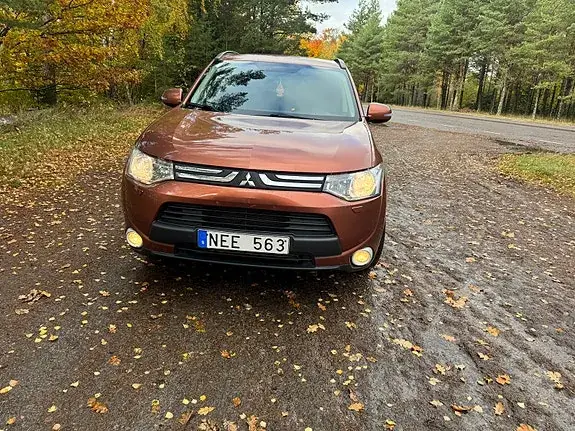 Mitsubishi Outlander 2013 photo 2