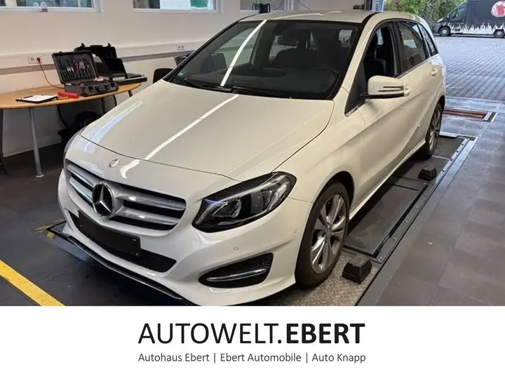 Mercedes-Benz B 220