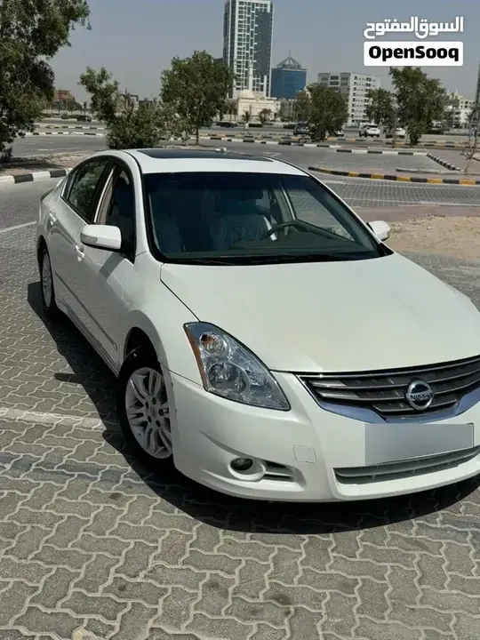 Nissan Altima 2011 photo 2