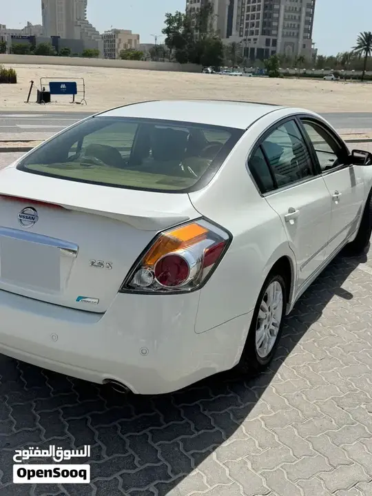 Nissan Altima 2011 photo 4