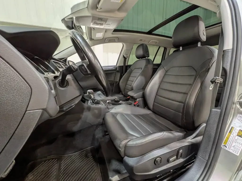 Volkswagen Golf 2018 photo 2