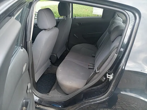 Chevrolet Spark 2011 photo 4
