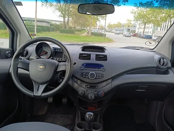 Chevrolet Spark 2011 photo 2