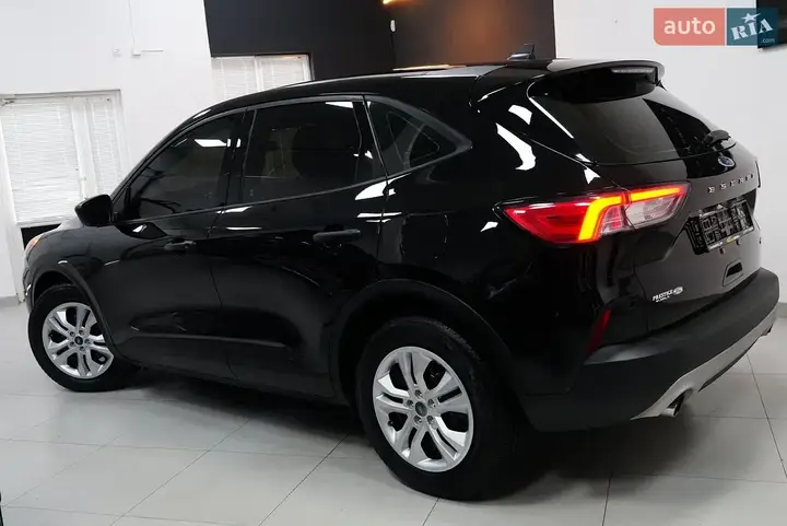 Ford Escape 2021 photo 2