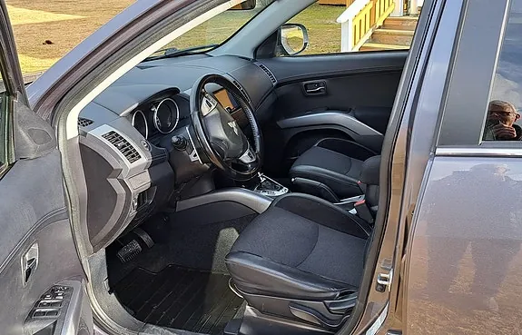 Mitsubishi Outlander 2011 photo 5
