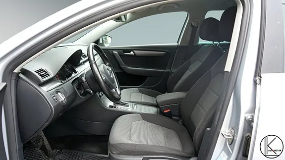 Volkswagen Passat 2011 photo 4