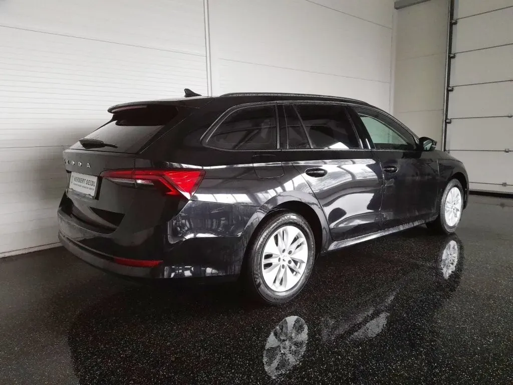 Skoda Octavia 2022 photo 2