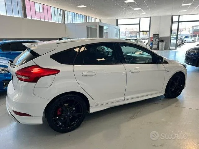 Ford Focus 2016 photo 3