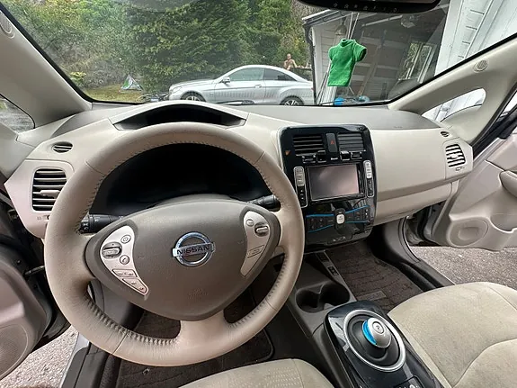 Nissan Leaf 2012 photo 4