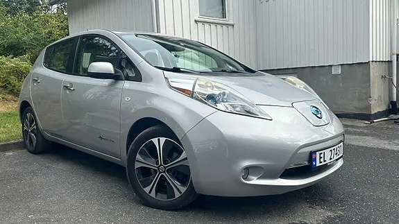 Nissan Leaf 2012 photo 2