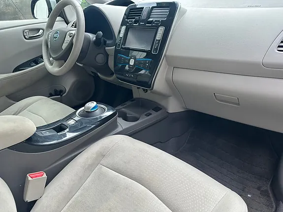 Nissan Leaf 2012 photo 5
