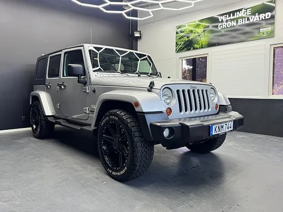 Jeep Wrangler Unlimited 2010 photo 2