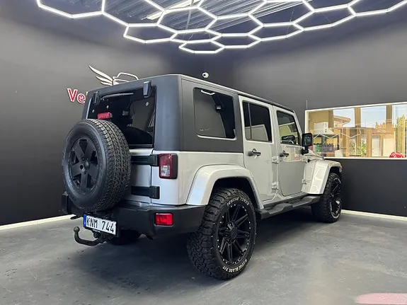 Jeep Wrangler Unlimited 2010 photo 3