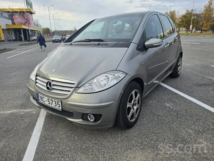 Mercedes-Benz A 180