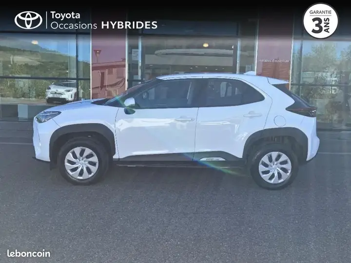Toyota Yaris Cross 2023 photo 3