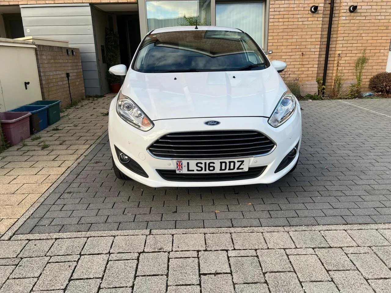Ford Fiesta 2016 photo 2