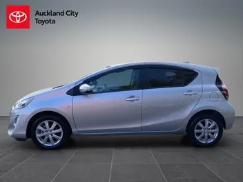 Toyota Aqua 2016 photo 5