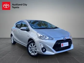 Toyota Aqua 2016 photo 2