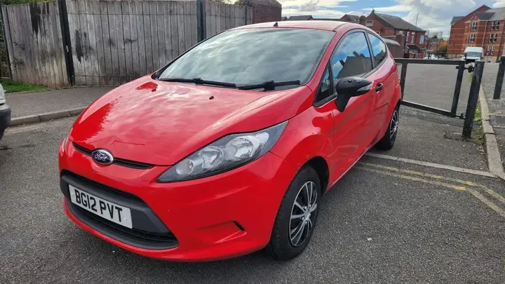 Ford Fiesta 2012 photo 2