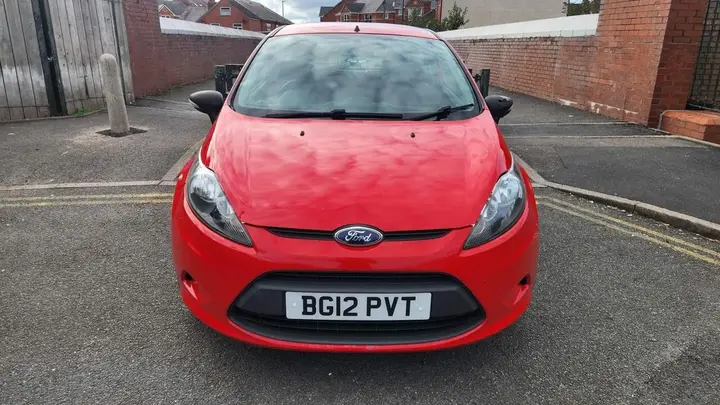 Ford Fiesta 2012 photo 3