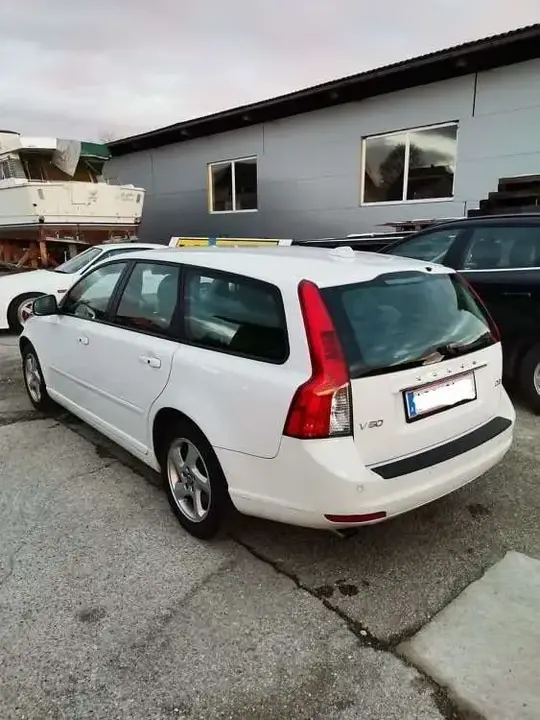 Volvo V50 2012 photo 3