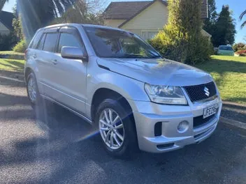 Suzuki Escudo 2006 photo 2