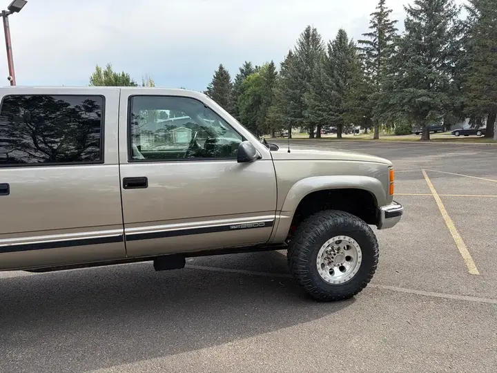 GMC C/K 2500 2000 photo 2