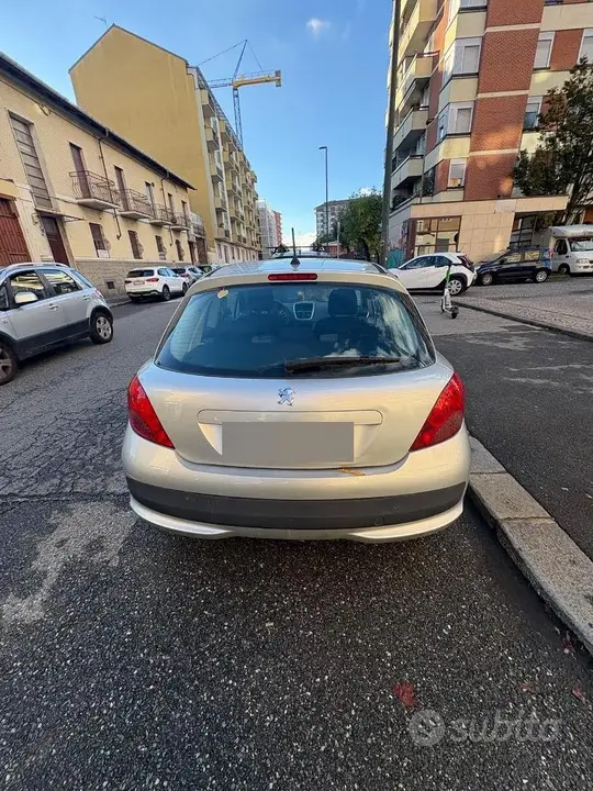 Peugeot 207 2006 photo 5
