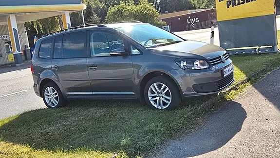 Volkswagen Touran 2015 photo 2